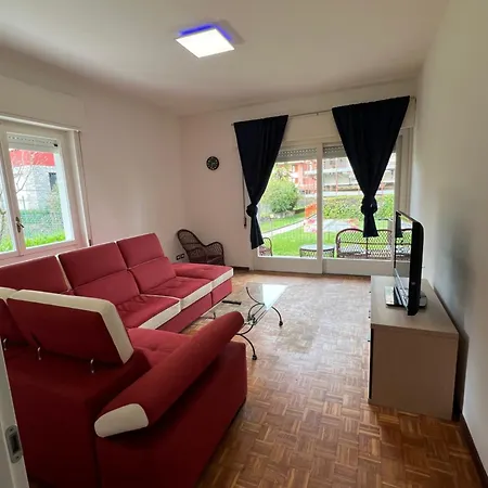 Panorama Apartment *